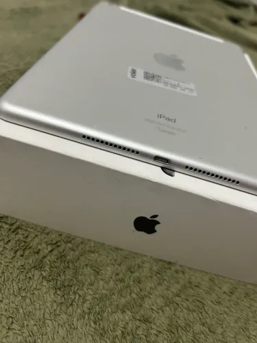 iPad 7 geração 32GB Wi-Fi mais entrada pra chip