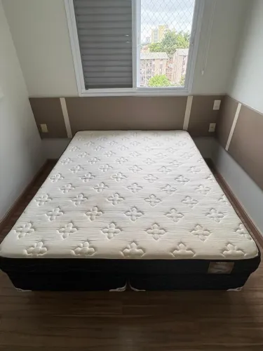 Cama Box Queen (Base+ Colchão) - Usado