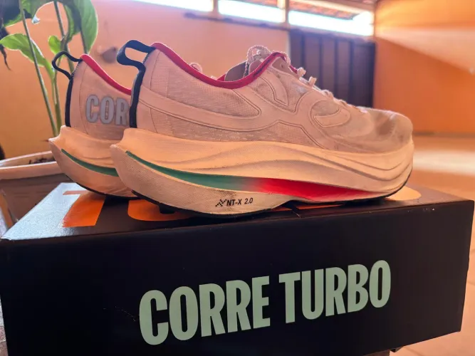Olympikus corre turbo ( apenas 30km rodados) 