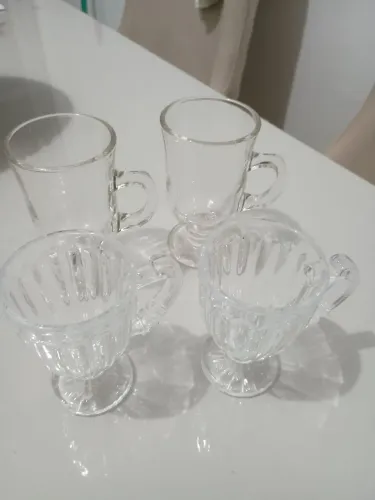 4 Xícaras Capuccino 2 de 100 ml e 2 de 130 ml 25,00 as 4 peças