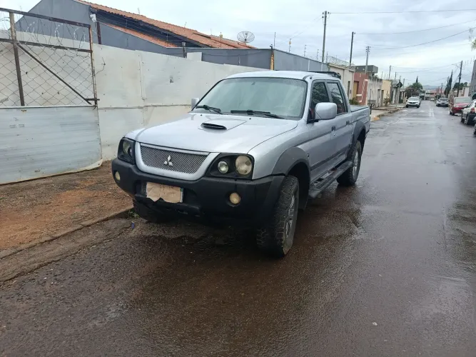 Mitsubishi L200 2007/8 outdoor 2.5 ,aut .,comp.