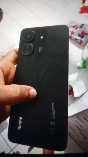 Celular todo bom ,sem marca de uso ?