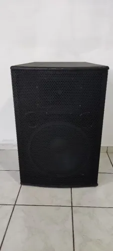 Caixa de som profissional passiva