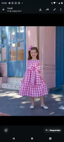 Vestido Alta costura todo forrado em algodão. Tamanho 6. Acompanha Laço para o cabelo.