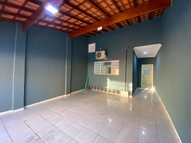Imóvel para aluguel possui 250 metros quadrados com 2 quartos