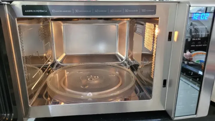 Micro-ondas Electrolux 31L Inox com Grill (ME41X) 110V - Espelhado / Impecável