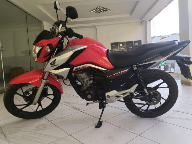 CG Titan 160 vermelha