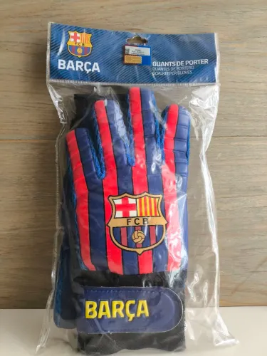 Luva comprada em Barcelona oficial usada um ano