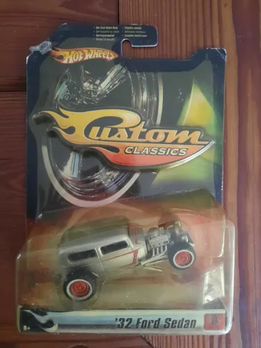 Hot Wheels Ford Sedan