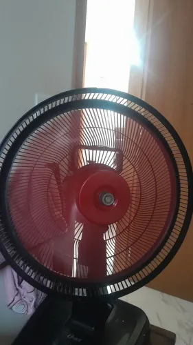 Ventilador semi novo