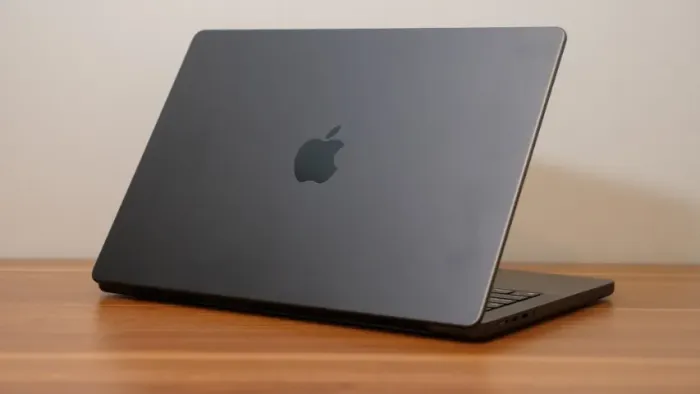 macbook m5 pro 16gb black
