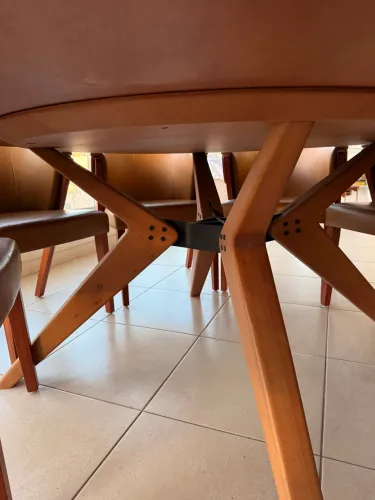 Mesa design madeira redonda