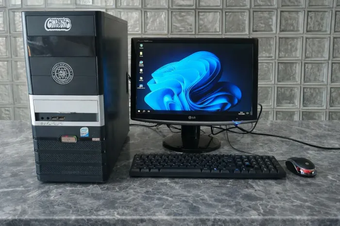 COMPUTADOR COMPLETO/4GB RAM/MONITOR 17/ENTREGO