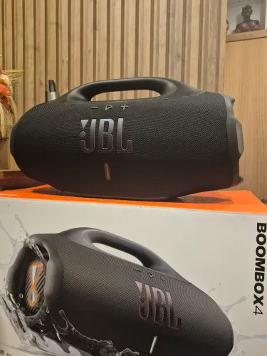 JBL Boombox 4