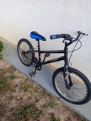 2 bicicleta no ponto de rodar