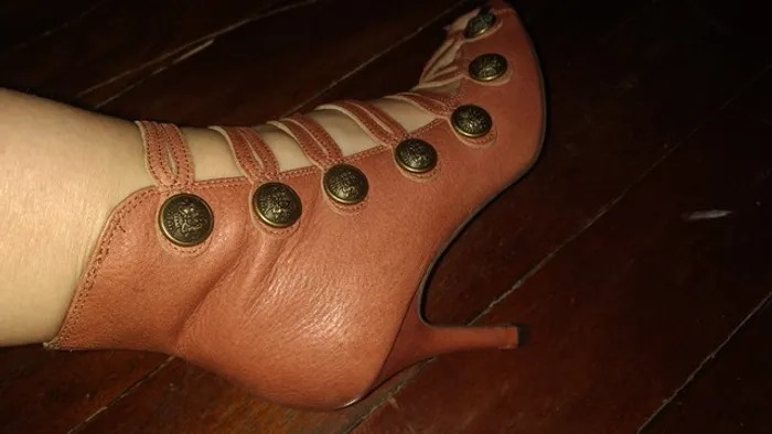 Sandália Feminina Steve Madden - com Ziper