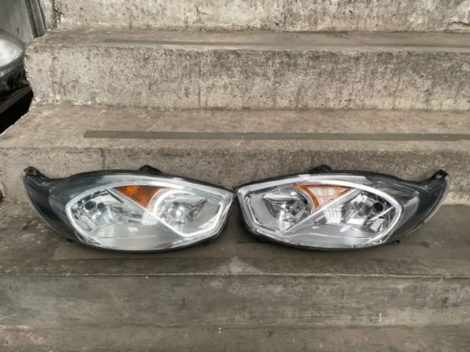 Farol Ford Fiesta 2012 ate 2014