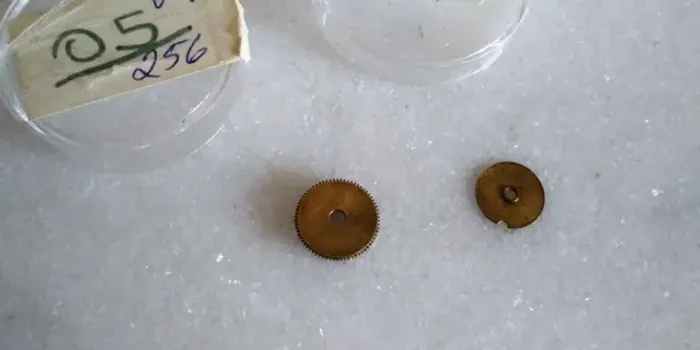 Relógio Universal Geneve tambor de corda calibre 255/256 original