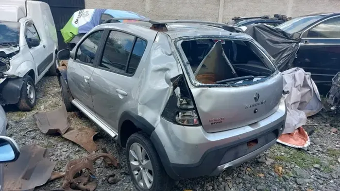 Sucata Renault Sandero 1.6 16v 2013 automático - retirada de peças