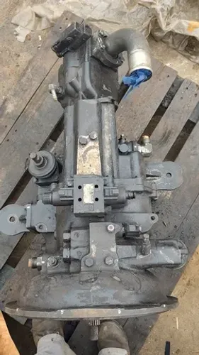 Transmissão Cat 4x2 retroescavadeira 416E - 