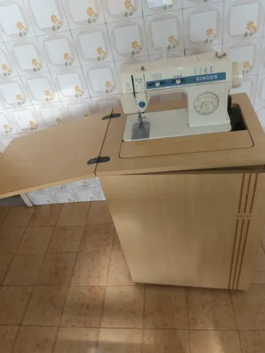 Maquina de costura singer