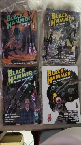 Quadrinhos Black Hammer - Edições 1 a 4
