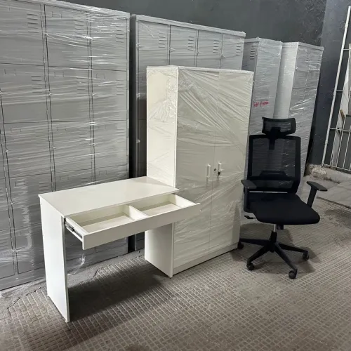 Pequena penteadeira mesa para maquiagem