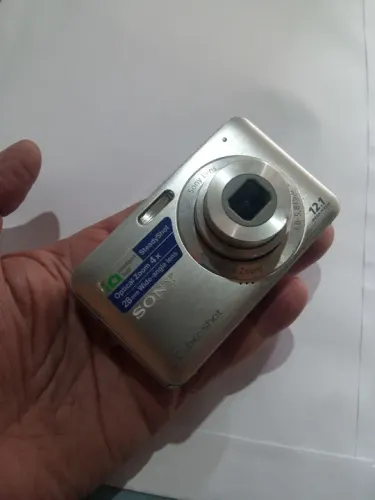 Câmera Digital Sony Cyber-shot .12.1 mp . Completa 