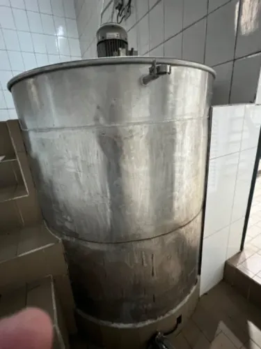 Tanque com agitador 