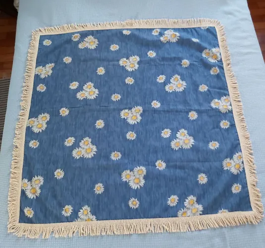 Toalha de mesa com flores