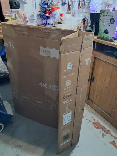 Caixa para TV  de 75 polegadas , sem bases de isopor