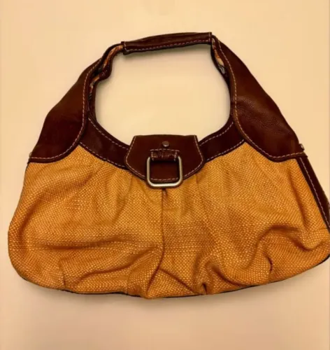 Bolsa Clássica em Couro e Tecido - Marca Fóssil