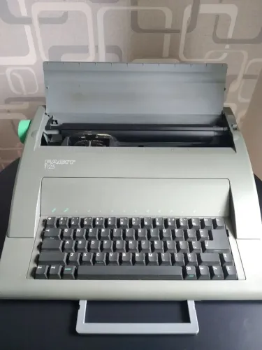 Máquina de escrever Facit T125