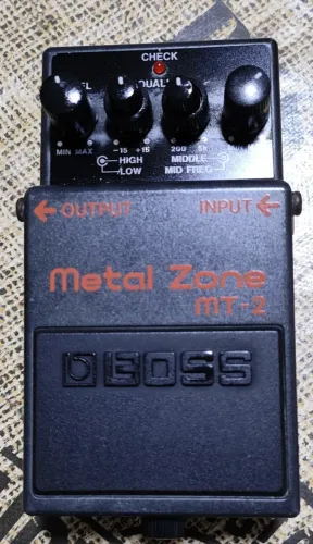 Pedal Boss Metal Zone MT-2