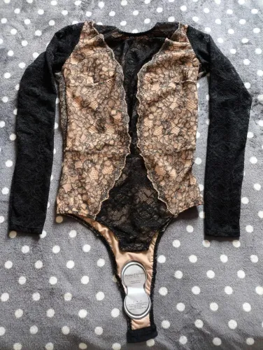 Body Valisere de renda preto com bege - Tamanho P-38