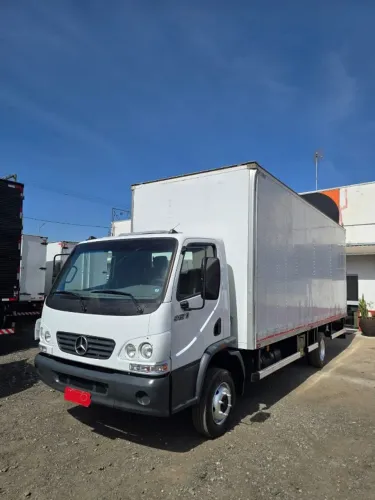 Mb Accelo 915 4x2 Bau 6,50mts Ano 2012 ñ * 10160  * 1119 