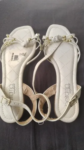 SANDÁLIAS DESGASTADAS - Para reaproveitamento 