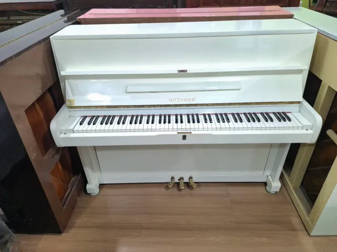 Piano Fritz Dobbert FD-112 Branco semi-novo 