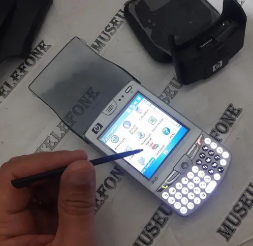 HP IPAG celular antigo RELIQUIA touch na caneta 
