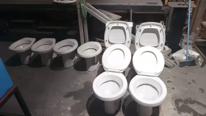 VENDO 6 vasos sanitários seminovos