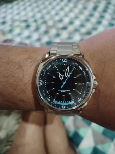 Relógio masculino curren a prova de água em aço inox em ótimo estado de conservação