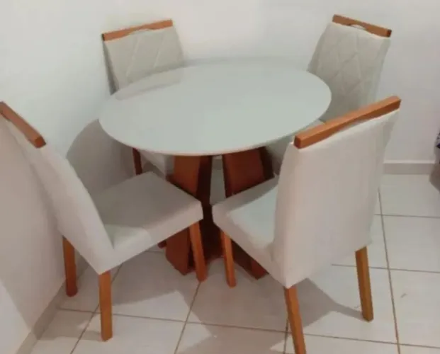 Mesa de Jantar 4 Cadeiras redonda pronto entrega