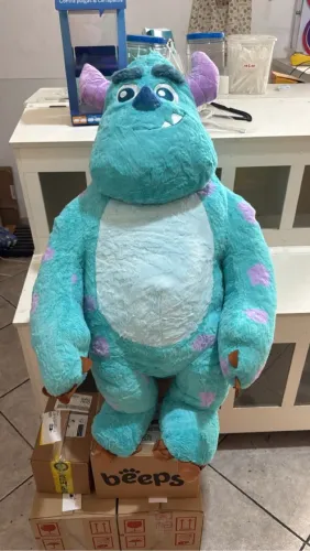 Pelúcia Sulley Monstros S.A. Gigante