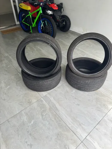 Pneu aro 22 265/35r22 meia vida