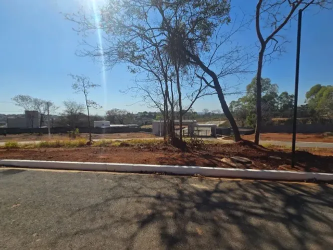 Lote à venda em condomínio fechado - Ibituruna, Montes Claros/MG