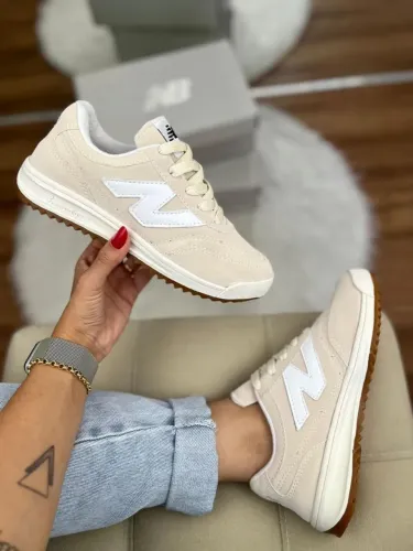 Tênis Feminino New Balance 5880 Streetwar - Conforto e Estilo Atemporal