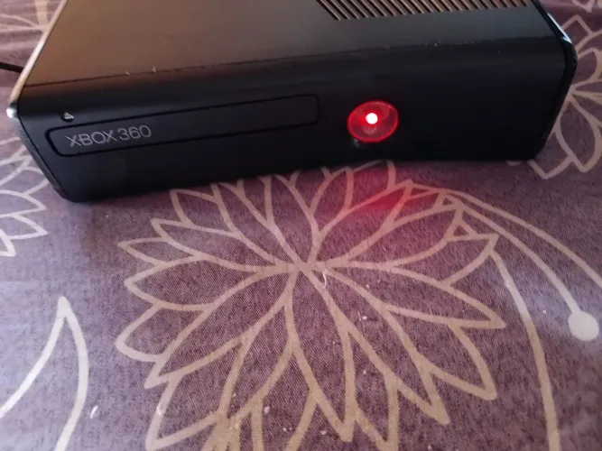 Xbox 360 sucata para aproveitar peças leia  o  anúncio  todo 