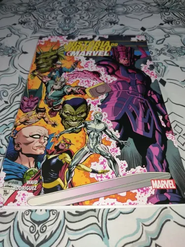 História do Universo Marvel - HQ