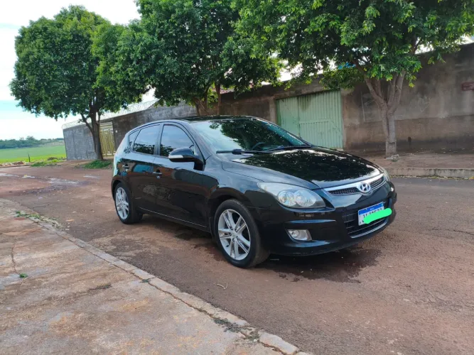 Hyundai I30 2.0 16V 145cv 5P Aut. 2011. Teto solar 