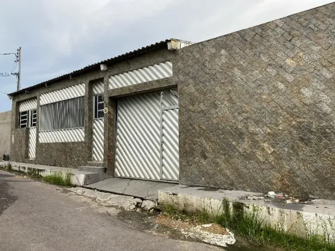 Espetacular Casa 3 Quartos com Piscina no Conjunto Ouro Verde